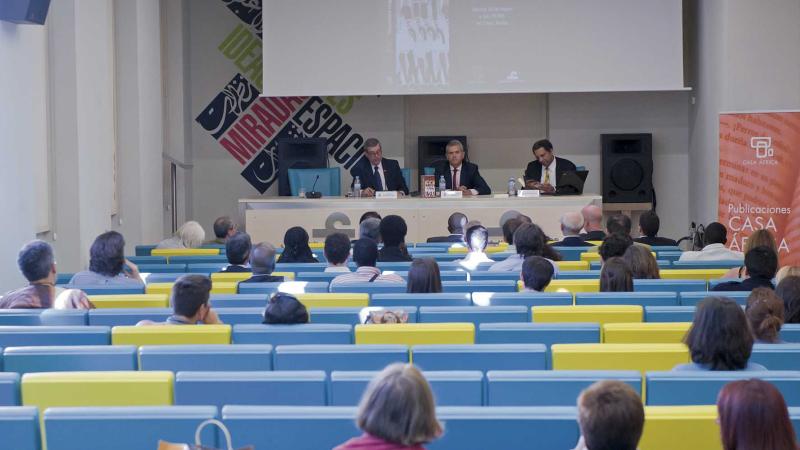 25. Intervención de Cheikh Mbacké Diop (profesor universitario e hijo del autor) en Casa Árabe
