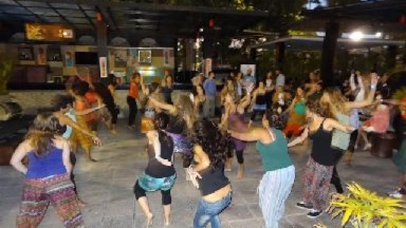 16. Taller de danza y percusión africanas AfriKaColor con motivo del Día de África, África Vive 2012