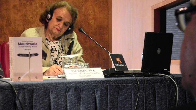 3. Dª Mariem Daddah -Presidenta de la Fundación Moktar Ould Daddah- en la presentación del libro Mauritania contra viento y marea en Casa África