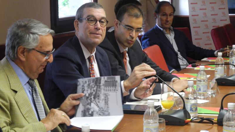2. Reunión previa a la presentación de la Jornada Mauritania, un país de oportunidades, preside Santiago Martínez-Caro, Director General de Casa África