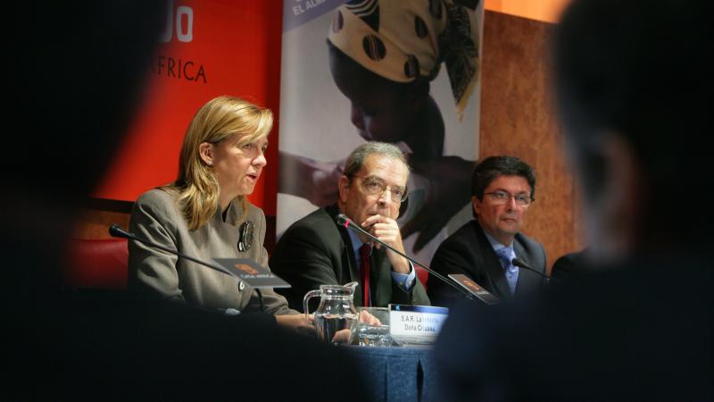 10. Mesa de presentación del proyecto GAVI con S.A.R. La Infanta Doña Cristina en Casa África