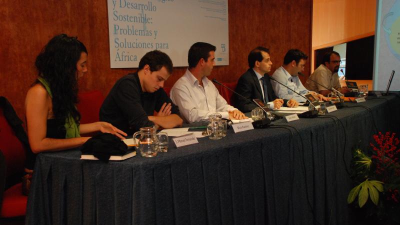 5. Imagen de la presentación de los participantes en el Panel 2