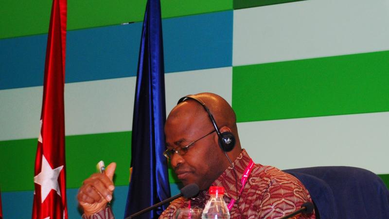 14. Imagen de Adebayo Olukoshi, Director del Instituto Africano para el Desarrollo y Planificación