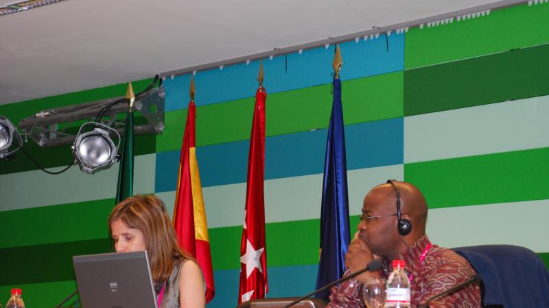 15. Imagen de la presentación de la conferencia de Adebayo Olukoshi, Director del Instituto Africano para el Desarrollo y Planificación