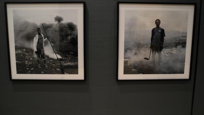 16. Imágenes de la exposición Singularidades organizada por Casa África en la VIII Edición de la Bienal de Fotografía de Bamako, 2011