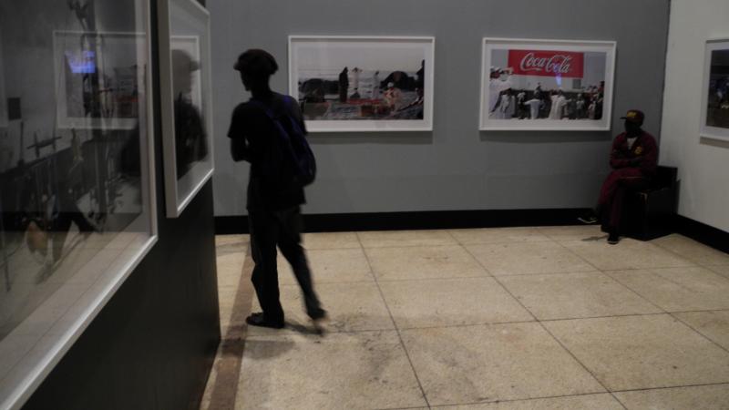21. Imágenes de la exposición Singularidades organizada por Casa África en la VIII Edición de la Bienal de Fotografía de Bamako, 2011
