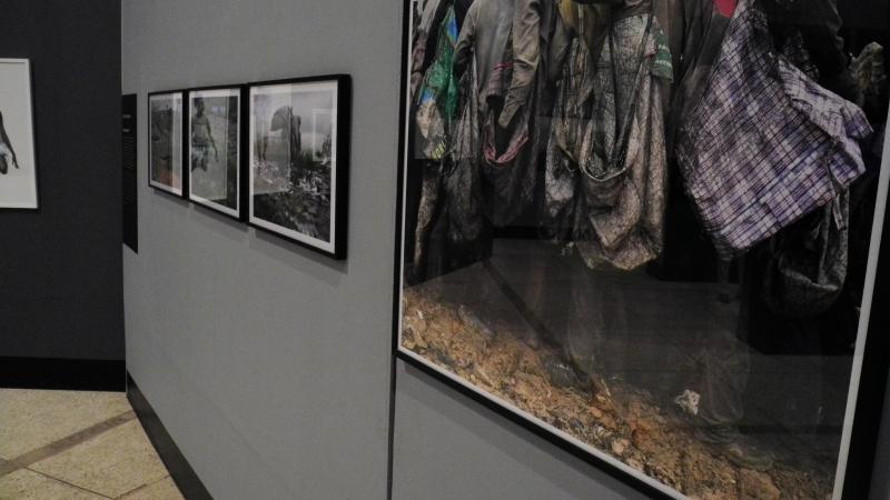 23. Imágenes de la exposición Singularidades organizada por Casa África en la VIII Edición de la Bienal de Fotografía de Bamako, 2011