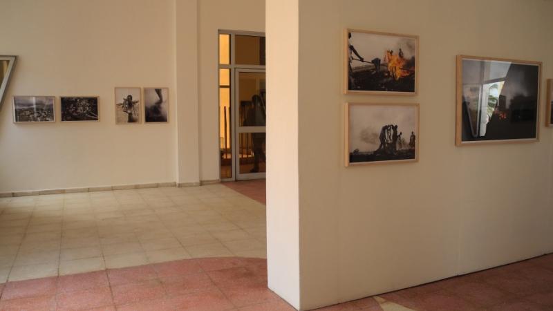 32. Imágenes de la exposición Singularidades organizada por Casa África en la VIII Edición de la Bienal de Fotografía de Bamako, 2011