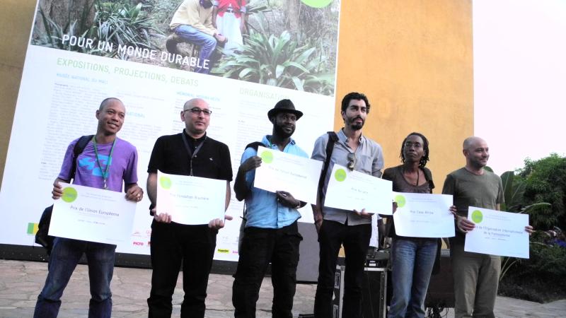 50. Entrega de los premios de fotografía del VIII Edición de la Bienal de Fotografía de Bamako, 2011