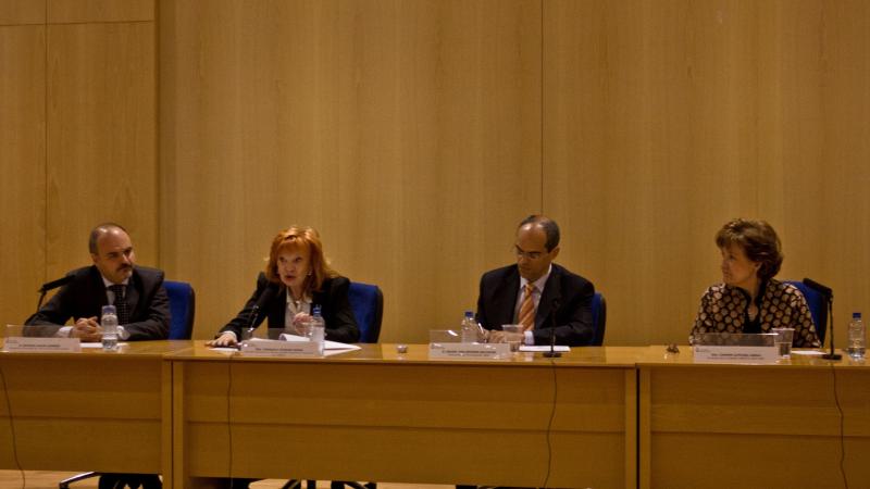 2. Mesa de presentación de la actividad presidida por Consuelo Vázquez Rueda -Secretaria General Adjunta de la Comisión Española de Cooperación con la UNESCO