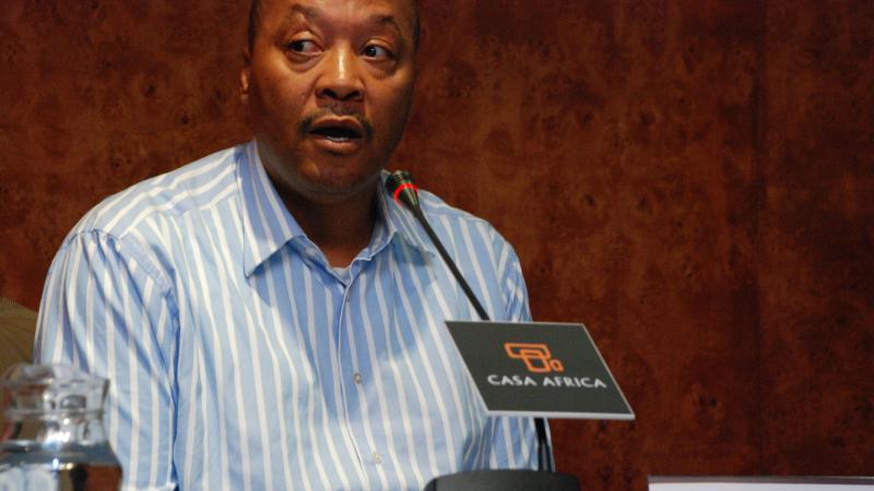 9. Intervención de Paul Martins, experto de Pax Africa durante la presentación de las congerencias del Seminario 'África y las operaciones de mantenimiento de la paz'