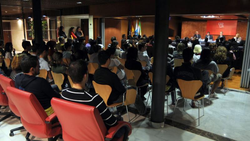 14. Imagen del público durante el Seminario 'África y las operaciones de mantenimiento de la paz'