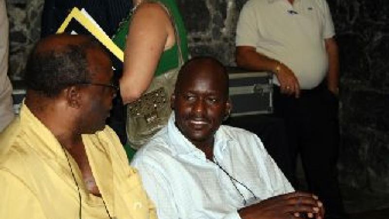 9. Imagen de Donato Ndongo con M'Bou Séta Diagan en el SILA, 2009