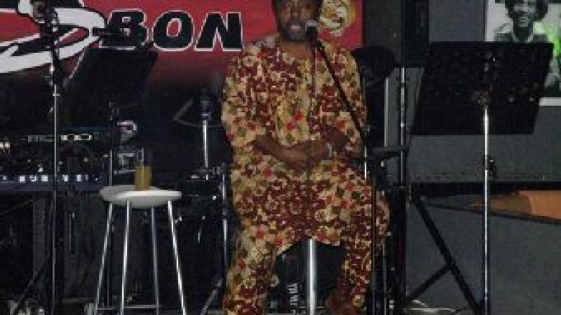17. Imagen de Justo Bolekia (Guinea Ecuatorial) en su participación en el SILA, 2009
