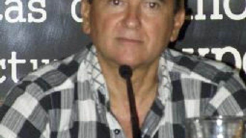 31. Imagen de Antonio Llaguno en su participación en el SILA, 2009