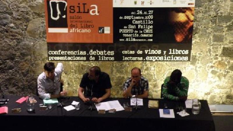 32. Imagen de Antonio Llaguno y Manuel Pimentel en su participación en el SILA, 2009