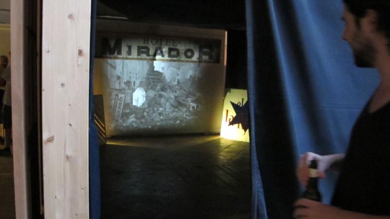 1. Imágenes de la exposición Presence de Conor Ralphs en Hangar (Barcelona), 2012