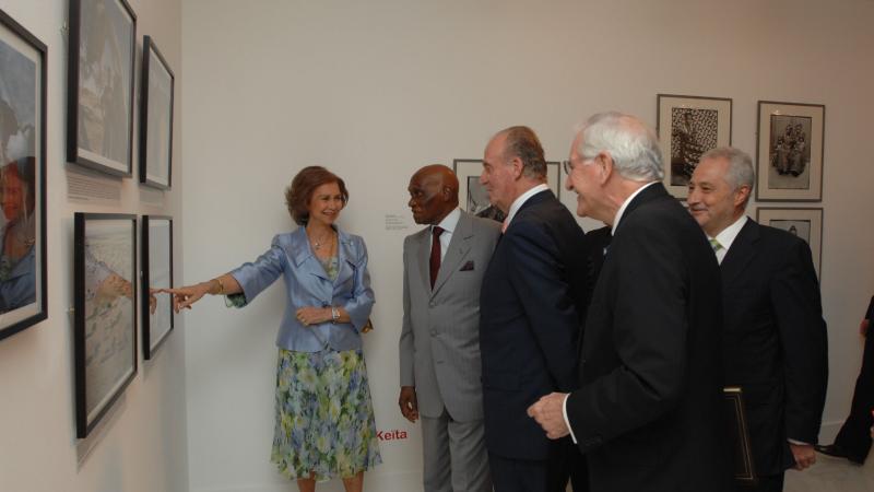 15. Imágenes de la inauguración privada de la exposición 3+3, África plural en Casa África con la presencia de Sus Majestades los Reyes de España