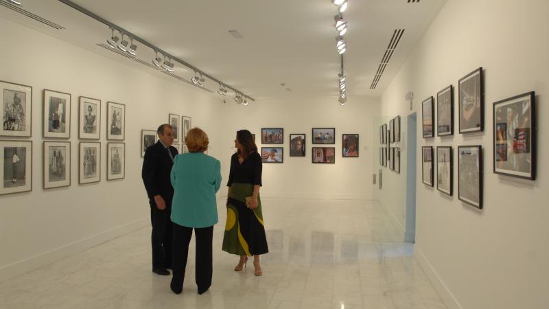 18. Imágenes de la inauguración pública de la exposición 3+3, África Plural en la sede de Casa África