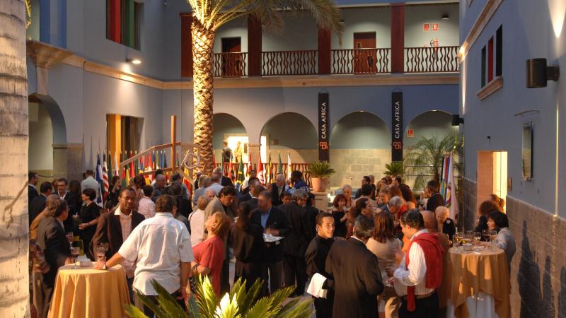 30. Imágenes de la inauguración pública de la exposición 3+3, África Plural en la sede de Casa África