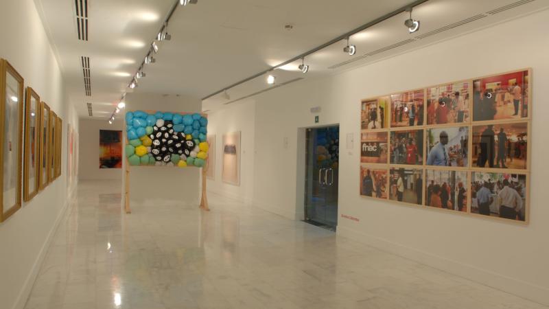 42. Imágenes de la exposición 3+3, África Plural en la sede de Casa África