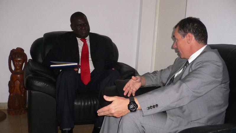 51. Luis Padilla -Secretario General de Casa África- en la exposición 3+3, África Plural en Guinea Bissau