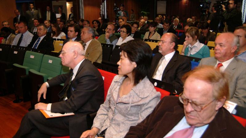 2.  Presentación del Seminario Internacional África, la nueva frontera China, 2007 en Casa África