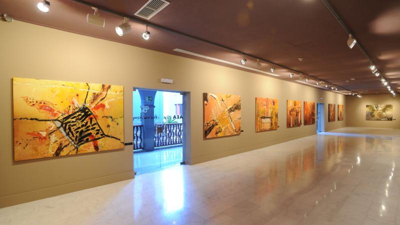 12. Imagen de la exposición en Casa África AEA Tubab: ¿África es así, m’zungu?, 2008