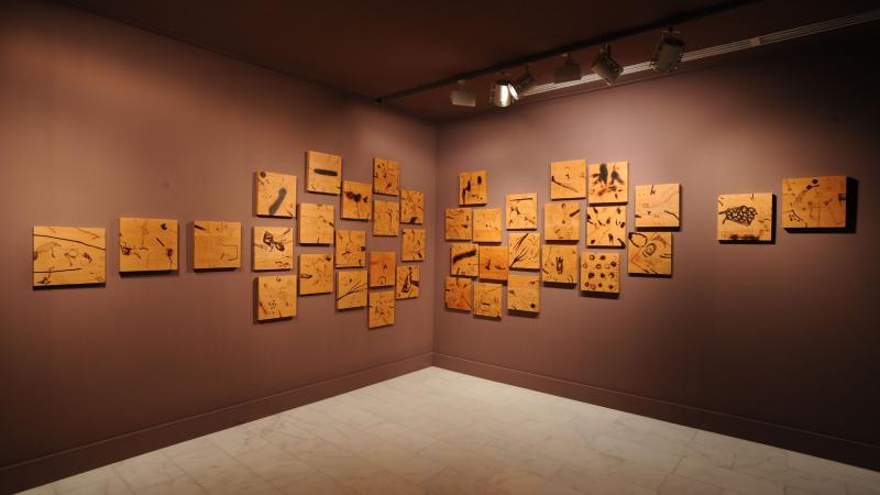 23. Imagen de la exposición en Casa África AEA Tubab: ¿África es así, m’zungu?, 2008
