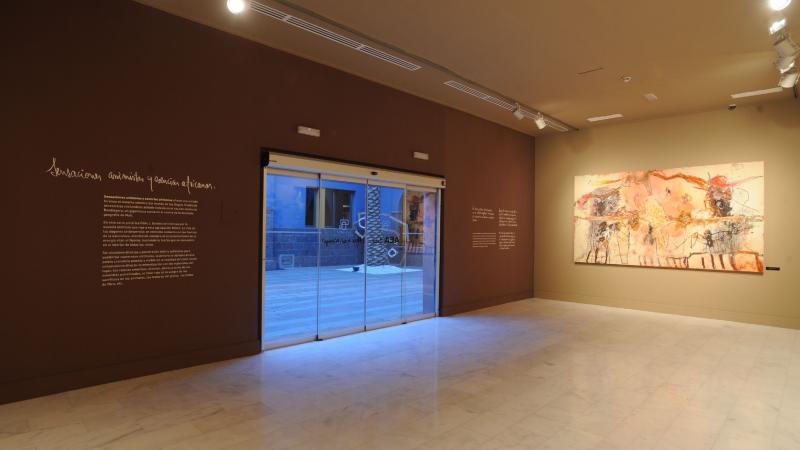 31. Imagen de la exposición en Casa África AEA Tubab: ¿África es así, m’zungu?, 2008