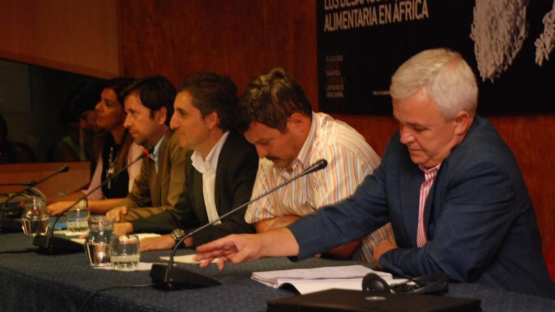 15. Imagen de la mesa de debate Crisis Alimentaria en África en Casa África, 2008