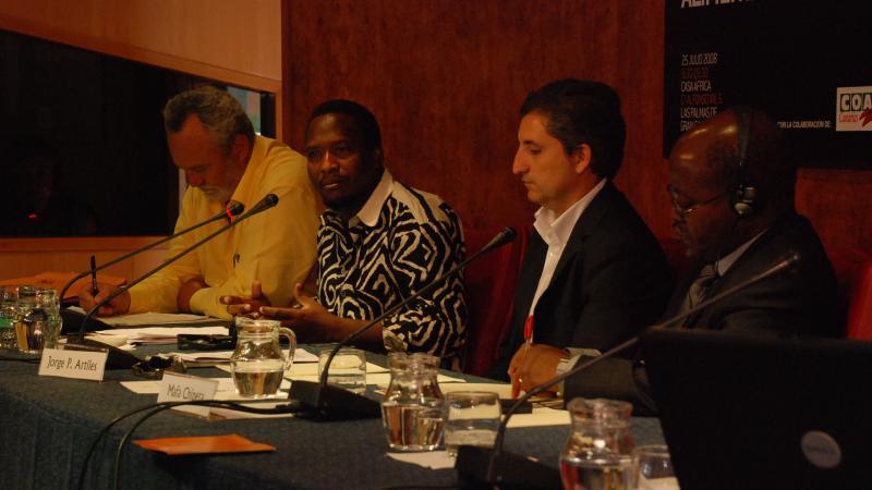 20. Imagen de la mesa de debate Crisis Alimentaria en África en Casa África, 2008