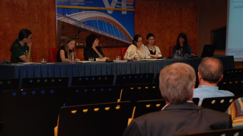 4. Imagen de las presentaciones de VI Congreso de Estudios Africanos en el Mundo Ibérico (2008), en Casa África