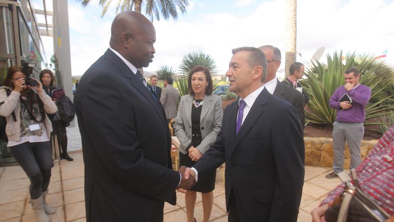 2. Recepción de Alioune Badara Cissè - Ministro de Asuntos Exteriores de Senegal- por Paulino Rivero -Presidente del Gobierno de Canarias-