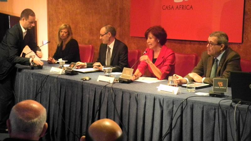 2. Mesa de presentación del Salón Internacional del Libro Africano (SILA) 2012 en Casa África