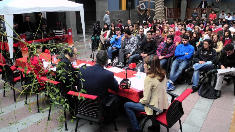 7.	Grabación del programa El día menos pensado de RNE en Casa África