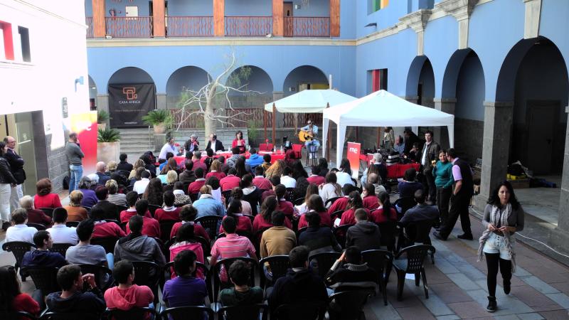 23.	Grabación del programa El día menos pensado de RNE en Casa África