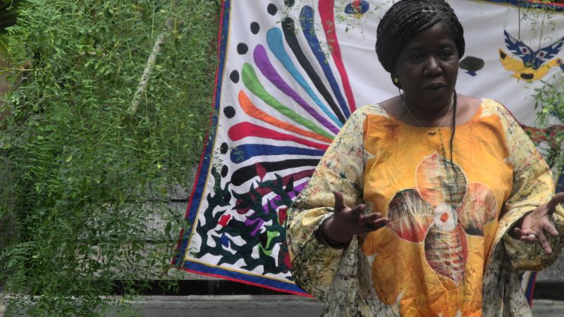 5. Actuación de Agnès Agboton en Casa África, escritora y cuentacuentos (Benín)