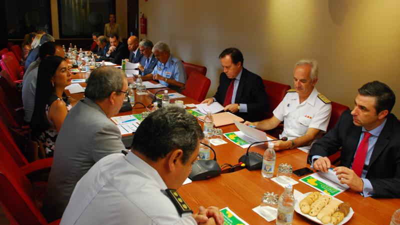 2. Imágenes del desayuno con Guillermo Ardizone García - Embajador de España en Guinea-, y Santiago Martínez-Caro - Director General de Casa África-