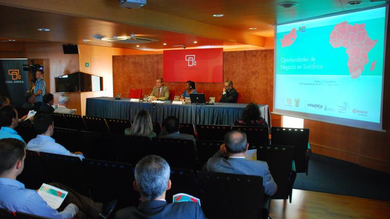 11. Imagen de la conferencia Oportunidades de Negocio en Sudáfrica en Casa África