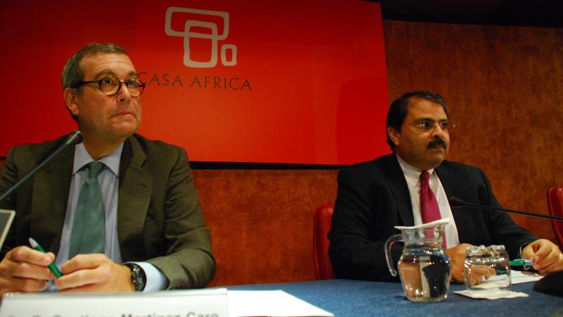 9. Reunión con el Sr. D. Ayman Abdulsamie Omar Zaineldine, en Casa África10. Firma del Honor de Casa África por el Sr. D. Ayman Abdulsamie Omar Zaineldine