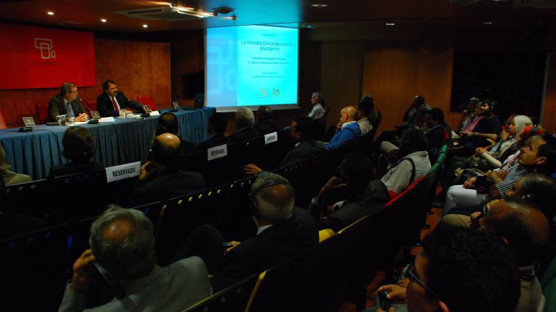 11. Imagen del Director General de Casa África -Santiago Martínez-Caro-, y el Embajador de Egipto en España -Sr. D. Ayman Abdulsamie Omar Zaineldine-