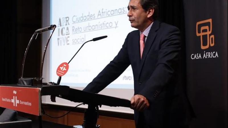 4. Presentación del acto por  Luis Padrón, Director General de Casa África