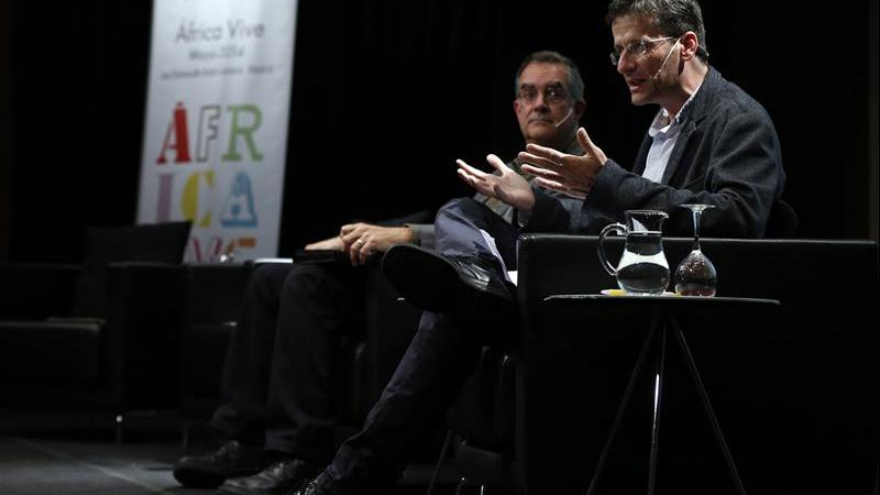 9. Intervención de Manuel J. Martín Hernández y Vicente Díaz García, en la presentación de la publicación ganadora del V Premio de Ensayo Casa África 2013 “Un modo de afrontar la ciudad africana”