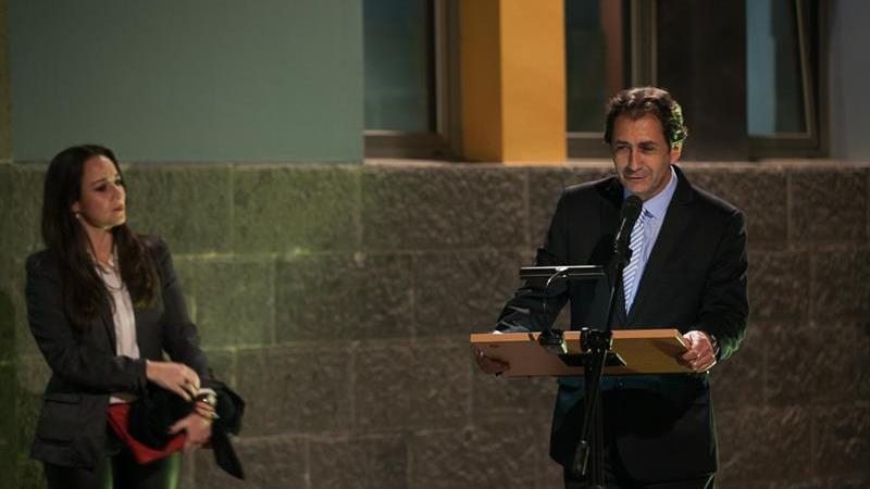 15. Presentación de la exposición Albinos, a la sombra del sol, en Casa África por Luis Padrón, Director General de Casa África