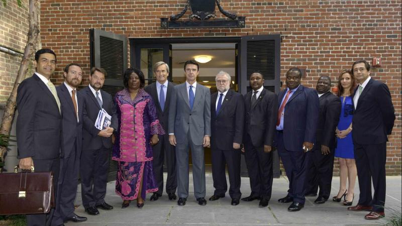 1. Imagen de los participantes en el Seminario Inversión y Turismo en África, 2014 en Nueva York