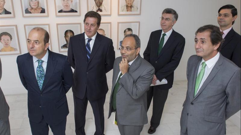 17. Visita institucional a Casa África con motivo de la conferencia impartida por Carlos Lopes, Secretario Ejecutivo de la Comisión para África de Naciones Unidas (UNECA), a la exposición Este debe ser el lugar, de Pieter Hugo