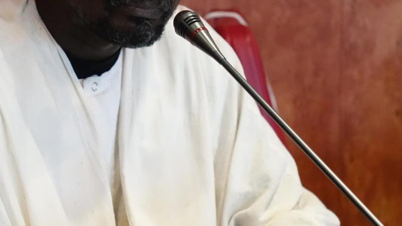 5. Imagen de Ismael Diadié -Dtor. del Fondo Kati de la Biblioteca Andalusí de Tombuctú (Mali)- en su conferencia De Toledo a Tombuctú: el periplo del Fondo Kati en Casa África