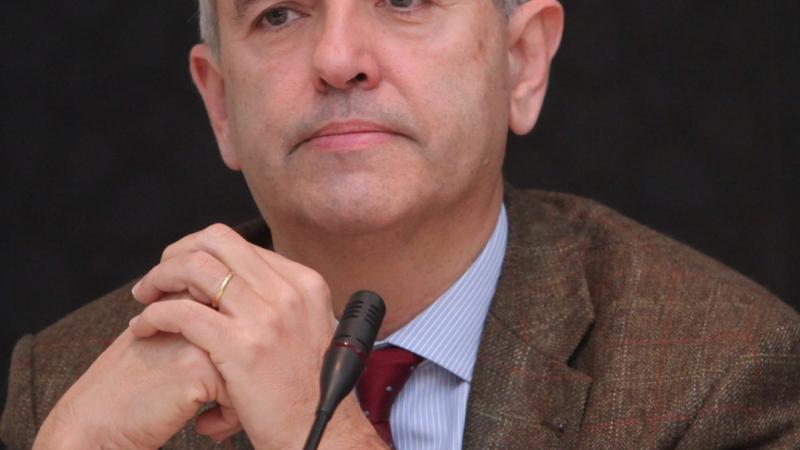 2. Imagen de Eduardo López Busquets, Director General de Casa Árabe, en la presentación del informe Doing Business 2015-África en Casa Árabe -Madrid-