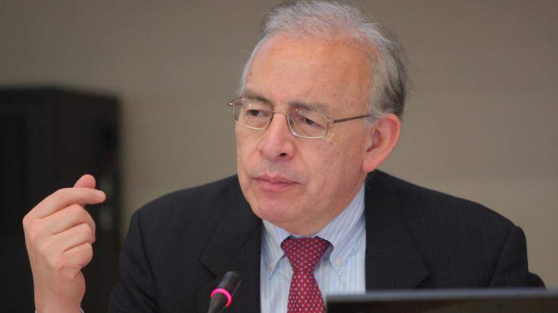 5. Imagen de Augusto López-Claros, Director del Departamento de Análisis e Indicadores Globales del Grupo Banco Mundial, en la presentación del informe Doing Business 2015-África en Casa Árabe -Madrid-